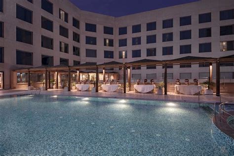 Radisson Blu Kaushambi Delhi Ncr - Mann Travel