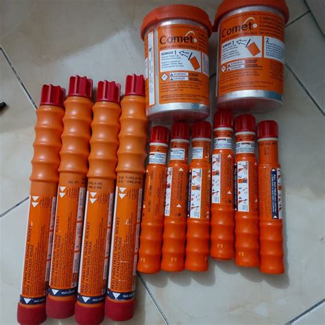 Jual PYROTECHNIC COMET 1 SET SMOKE ROCKET PARACHUTE RED HAND FLARE