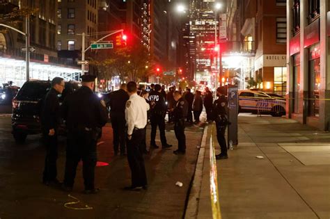 NYC stabbing leaves man dead in Midtown: NYPD