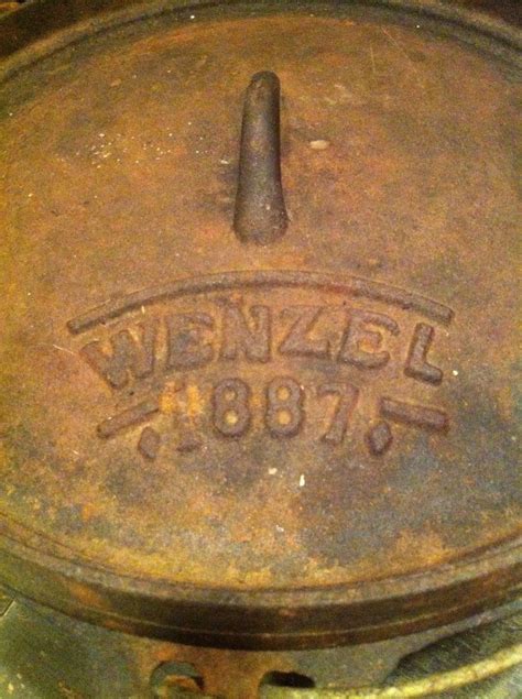 Vintage Hanging Wenzel 1887 Cast Iron Dutch Oven With Lid And Crate