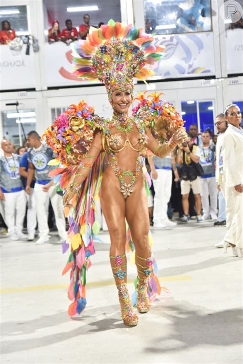 Carnaval 2023 Sabrina Sato é a Flor da Festa em fantasia para desfile