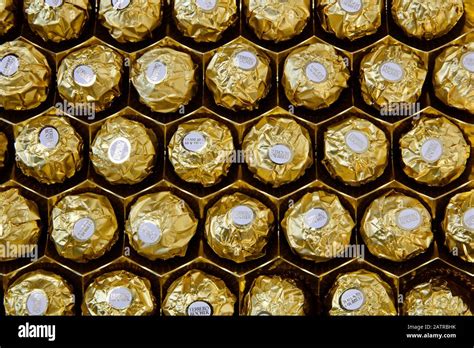 Ferrero Pralinen Fotos Und Bildmaterial In Hoher Aufl Sung Alamy