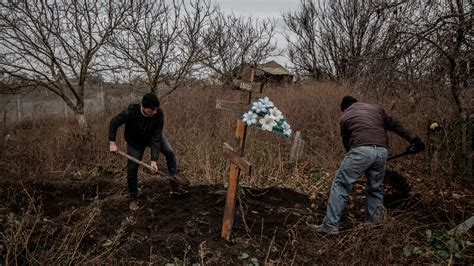 Russian Retreat Reveals Signs Of An Atrocity In A Ukrainian Village The New York Times