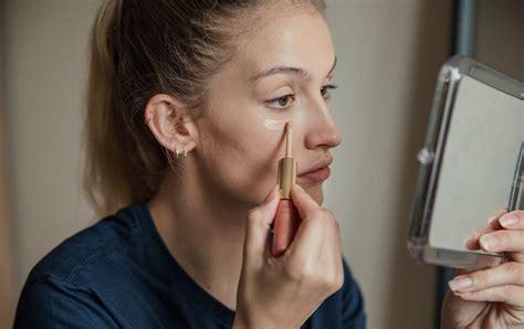 How To Make It Appear More Symmetrical According To Makeup Artists