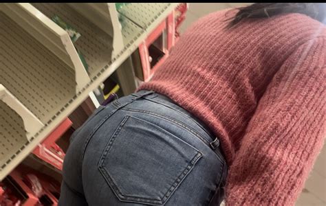 Nerdy Butterface Pawg With An Amazing Ass Tight Jeans Forum