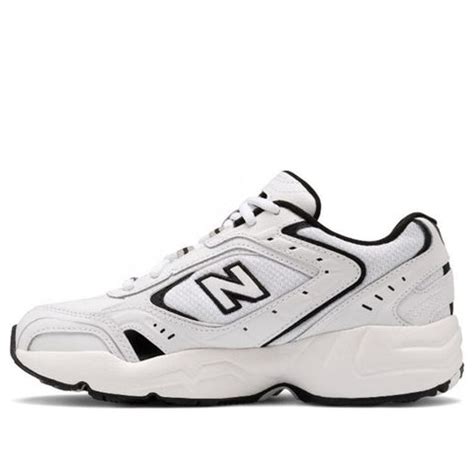 New Balance 452