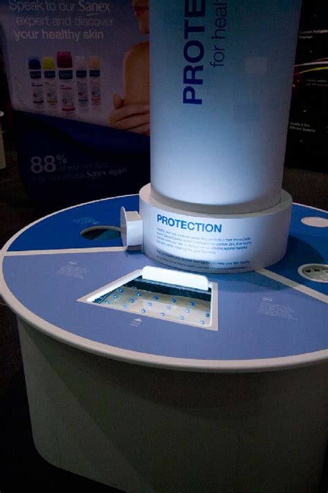 sliding doors  exhibition xg plastics