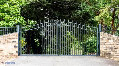 8 Main Gate Pillar Designs That’ll Let You Make A Grand Home Entrance