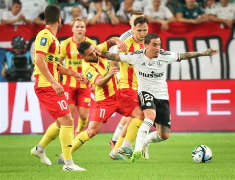 Mecz Korona Kielce Legia Warszawa Online W Mrozie O Wier Fina