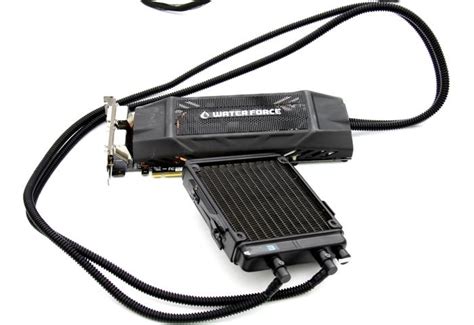 Gigabyte GTX 980 WATERFORCE 3 Way SLI