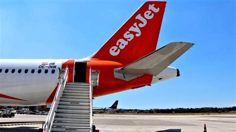 Caos Volo Easyjet Napoli Londra Ore Di Ritardo