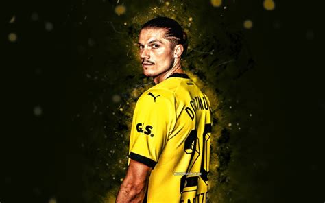 Herunterladen Marcel Sabitzer 4k 2023 Gelbe Neonlichter Borussia