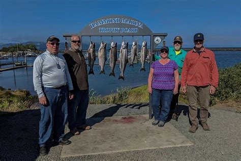 2024 Excursión de pesca guiada en salmón para grupos pequeños