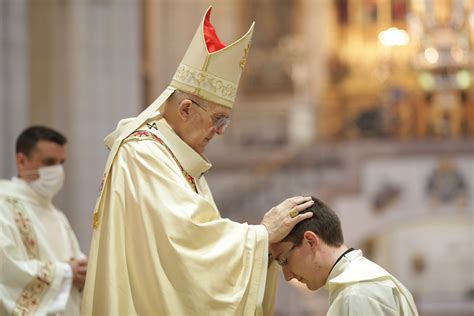 Archidiocesis De Madrid Cardenal Osoro A Los Nuevos Sacerdotes