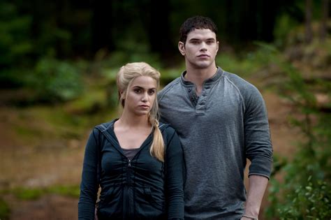 Emmett And Rosalie The Twilight Saga Eclipse Saga Twilight Twilight