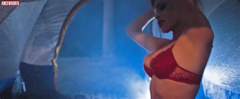 Dani May Red nude pics página