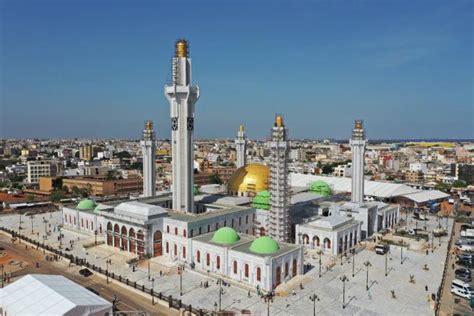 A Dakar Linauguration Dune Immense Mosquée Consacre Linfluence Des