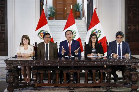 Presidente Vizcarra anuncia postergación del inicio de clases por el