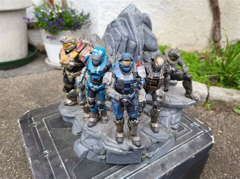 Halo Reach Noble Team Statue Kaufen Auf Ricardo