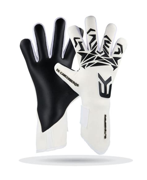 Elitekeepers la marca de guantes de los jóvenes porteros de España