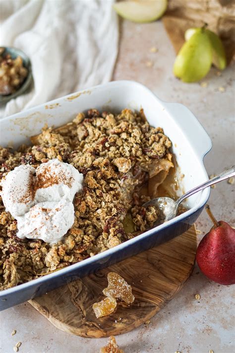 Ginger Pear Crisp Featuring Usa Pears Farmbox Living Blog