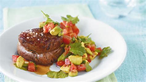 Rinderfilet Mit Tomaten Avocado Salat Rezept ESSEN UND TRINKEN