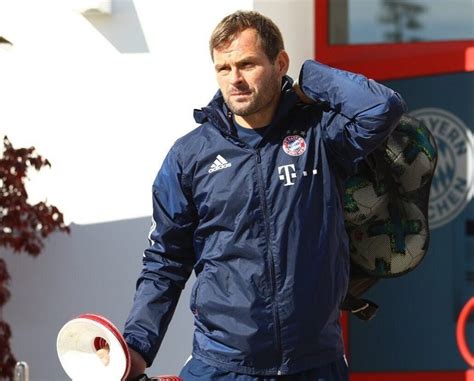 FC Bayern News on Twitter Bayern hat Torwarttrainer Toni Tapalović