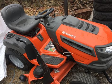 Тракторна косачка - HUSQVARNA - Услуги с автовишка, бобкат, багер ...