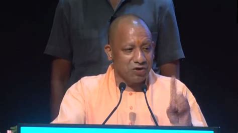 Cm Yogi Adityanath Distributes The Joining Letter To Upsssc Applicants