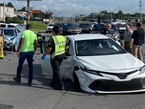 One Injured After Police Pursuit Ends In Crash On Mcfarland Blvd Tuscaloosa Al Patch