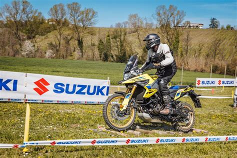 Suzuki V Strom Off Road Academy 2023 Motociclismo