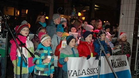 Vánoční koledy zněly Valašskem PODÍVEJTE SE Valašský deník