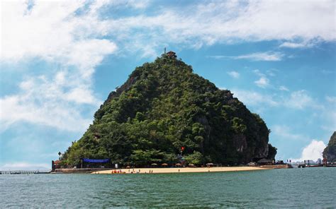 9 Best Beaches In Halong Bay Halongs Best Beaches