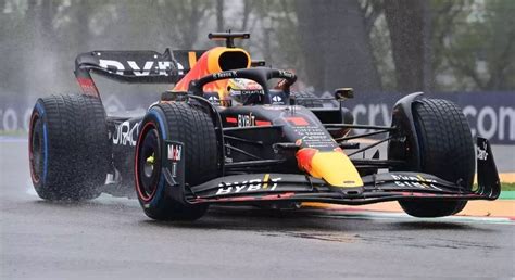 Verstappen Snatches Pole From Lecelerc In Imola