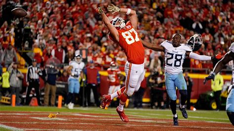 Titans' holding penalty allows Chiefs another shot at tying game, NFL ...