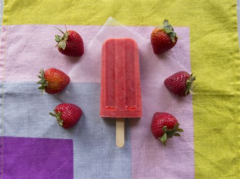 Roasted Strawberry Ice Pops – Take a Megabite