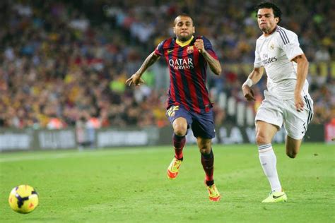 Mercato Barcelone Psg Daniel Alves Bient T Prolong Le Sport