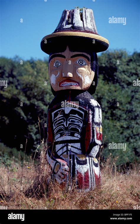 Kwakwaka Wakw Kwakiutl Totem Pole Alert Bay BC British Columbia