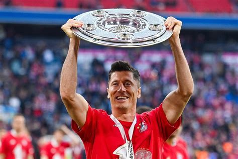 Foot PSG Lewandowski à Paris le PSG veut terminer le Barça Foot 01