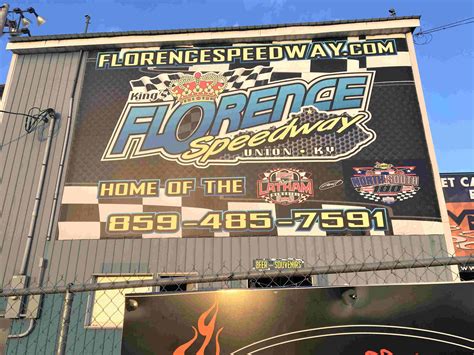 Cars race at Florence Speedway