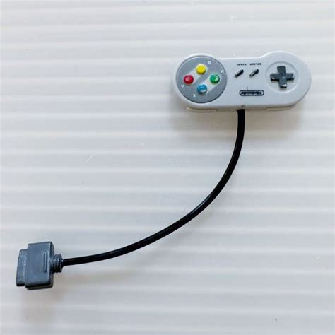 【傷や汚れあり】【訳あり】 スーパーファミコン コントローラー ミニチュア 傷汚れ有 Nintendo 本体約2 3cm Super Famicom Super Nintendo Snes