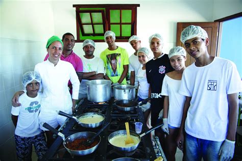 Instituto Capim Santo Profissionaliza Centenas De Pessoas Em