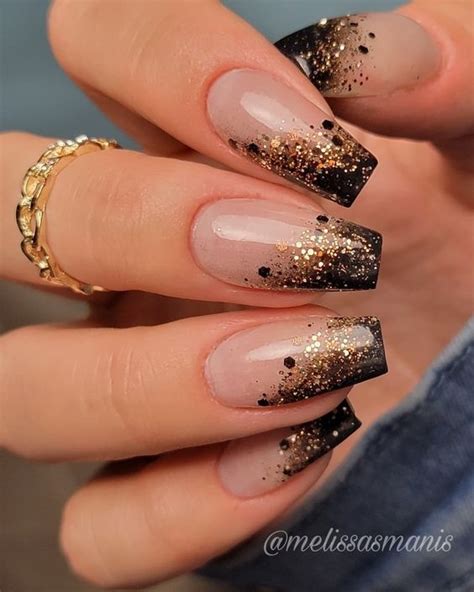 23 Dazzling Short New Years Nails For 2024 Actually Arielle