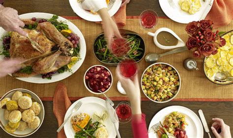 Loving Thanksgiving Traditions – The RoundUp