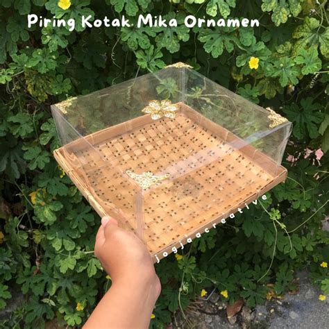 Jual HANTARAN PIRING KOTAK BAMBU TUTUP MIKA HIAS ORNAMEN GOLD BERAGAM