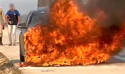 Carro de luxo pega fogo em rodovia federal em Mato Grosso Só Notícias