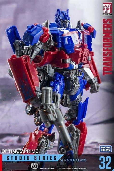 Оптимус Прайм Studio Series 32 - Купить игрушку в Кютэк