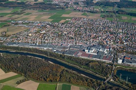 V Hringen Von Oben Stadtrand Mit Landwirtschaftlichen Feldern In