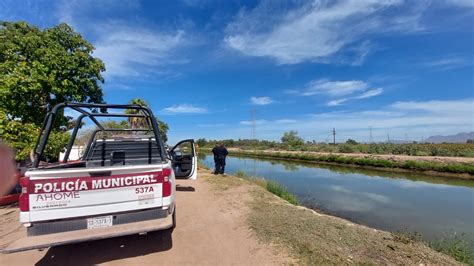 Conductor Pierde El Control De Su Auto Y Termina Dentro De Un Canal De