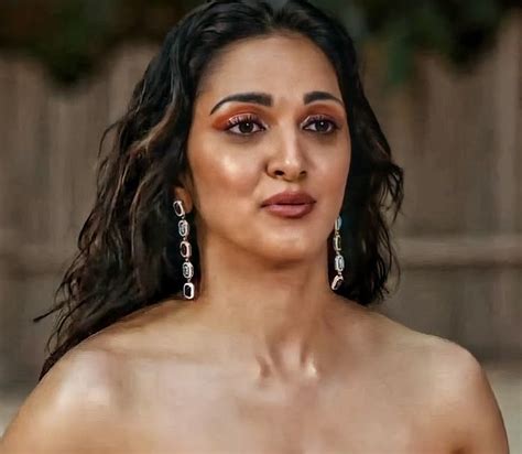 Pin By Sudeep Tyagi On Bollywood Actress Hot Kiara Advani Hot Actresses Kiara Advani
